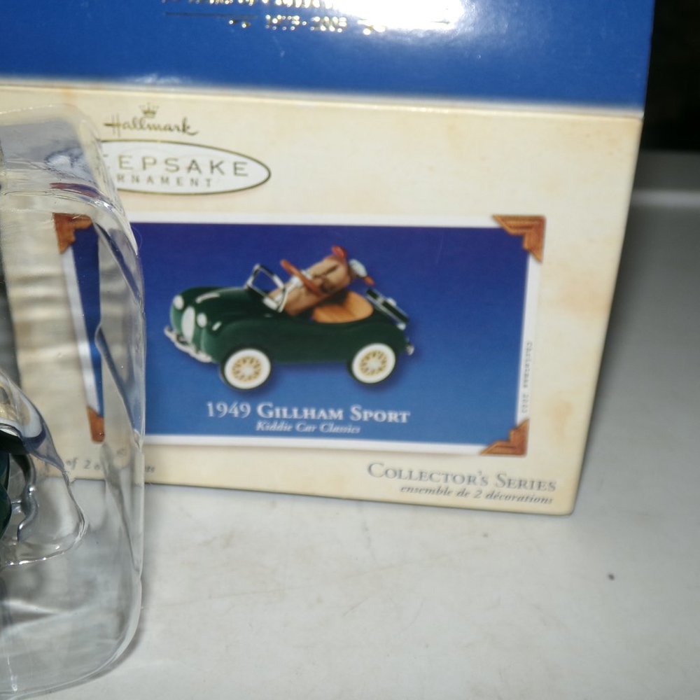 2003 hallmark metal car & golf bag ornament.